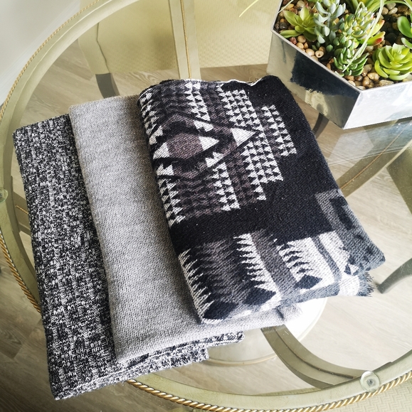 🧣 3 For 1 Scarves 🧣 - Picture 2 of 8